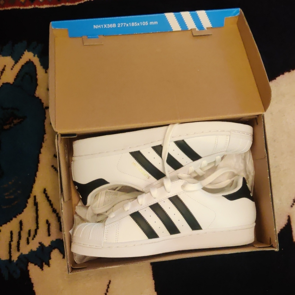 Adidas woman shoes